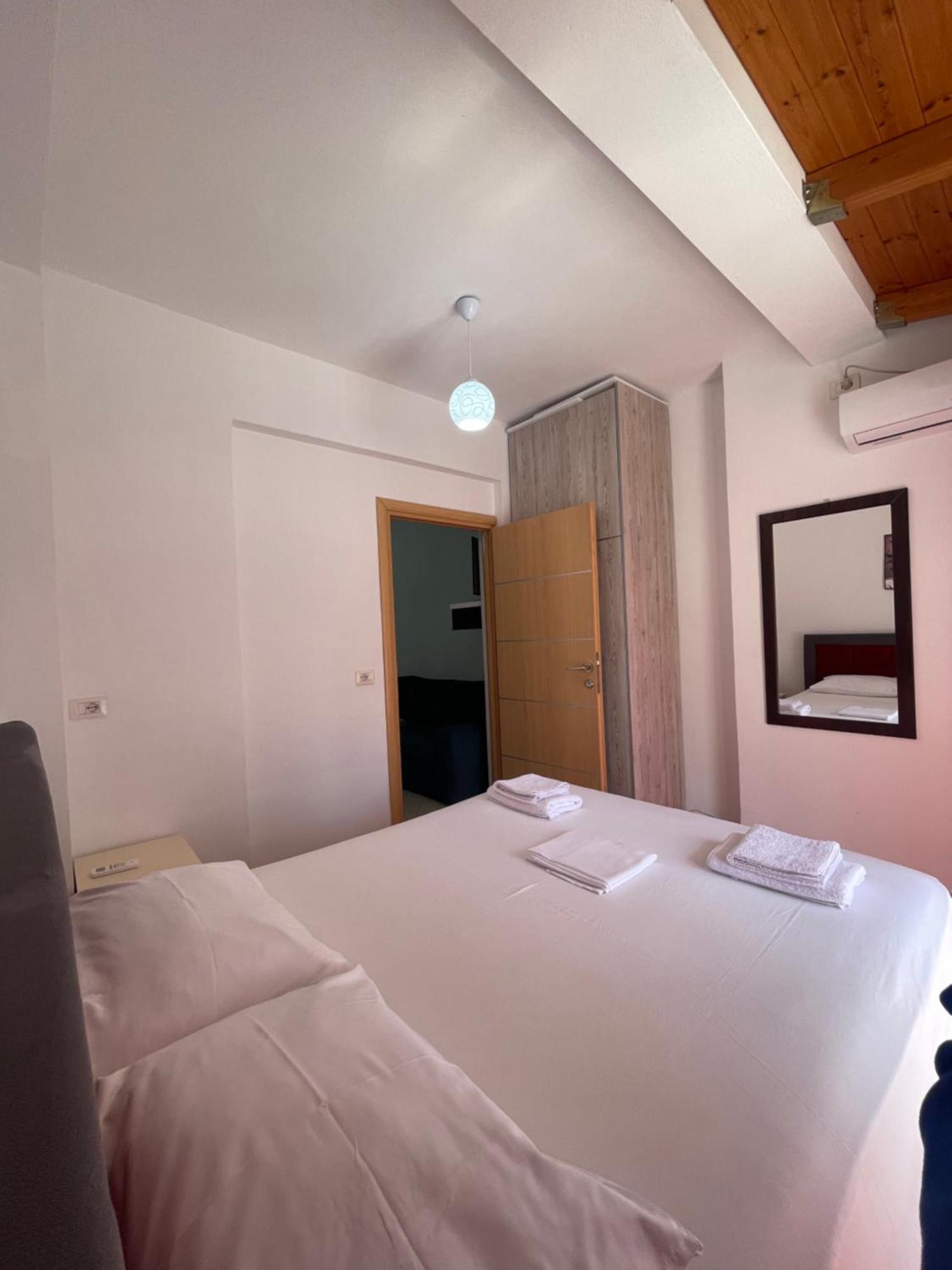 Apartments Monika Sarandë Eksteriør bilde